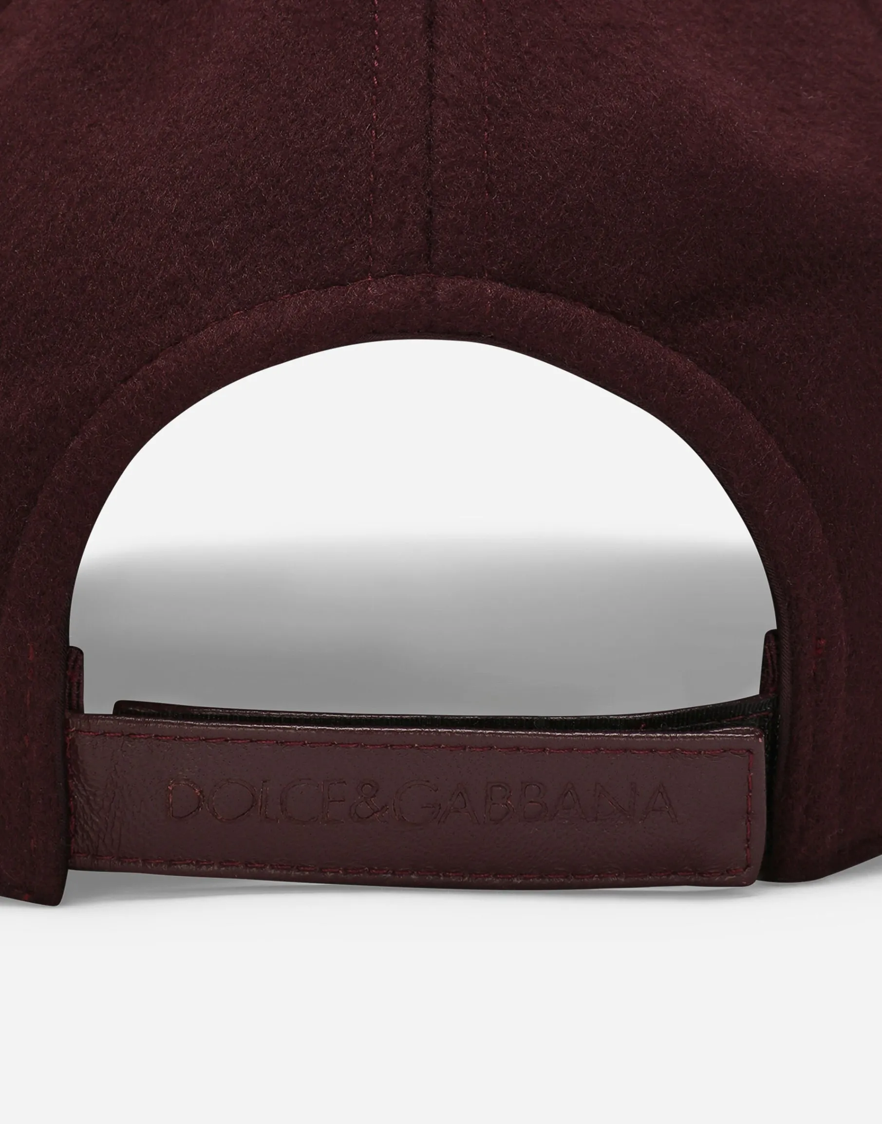 Baseball cap with branded tag