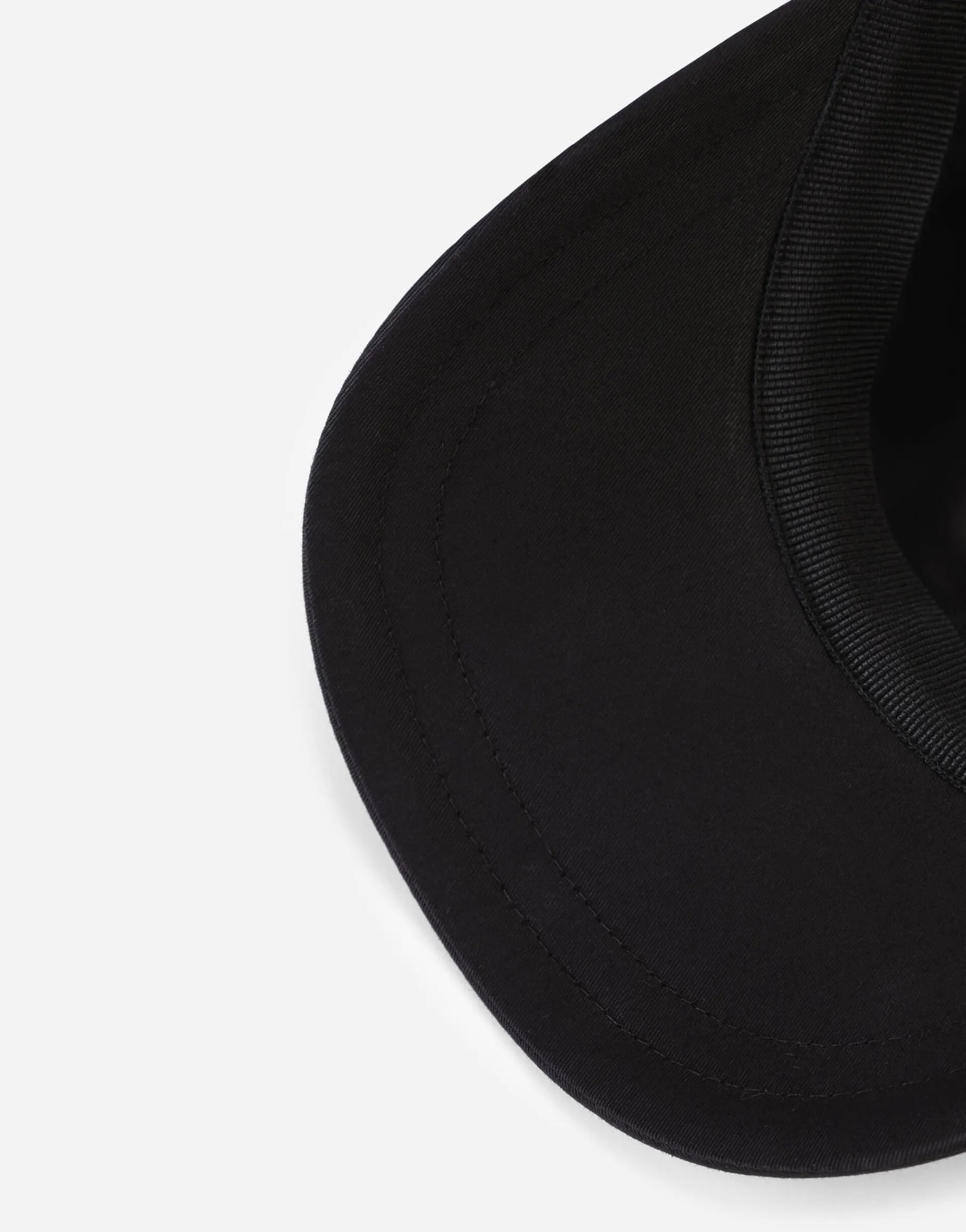 Baseball cap with branded tag