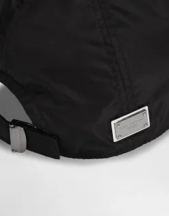 Baseball cap with logo