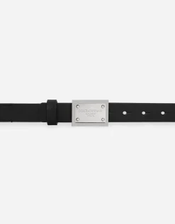 Belt with logo tag