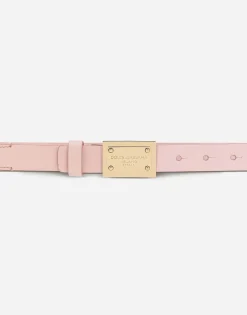 Belt with logo tag