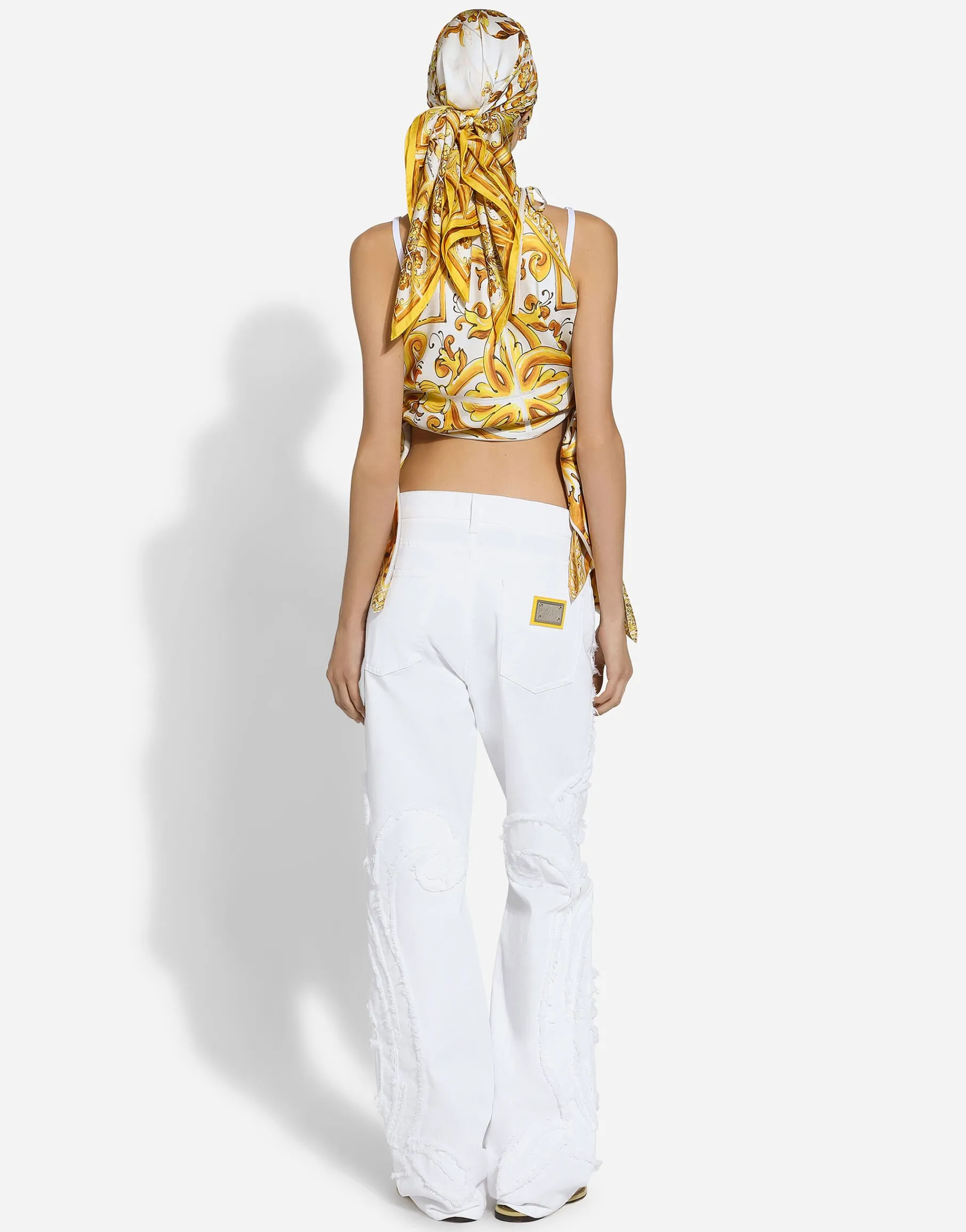 Boyfriend jeans with embroidery