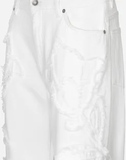 Boyfriend jeans with embroidery