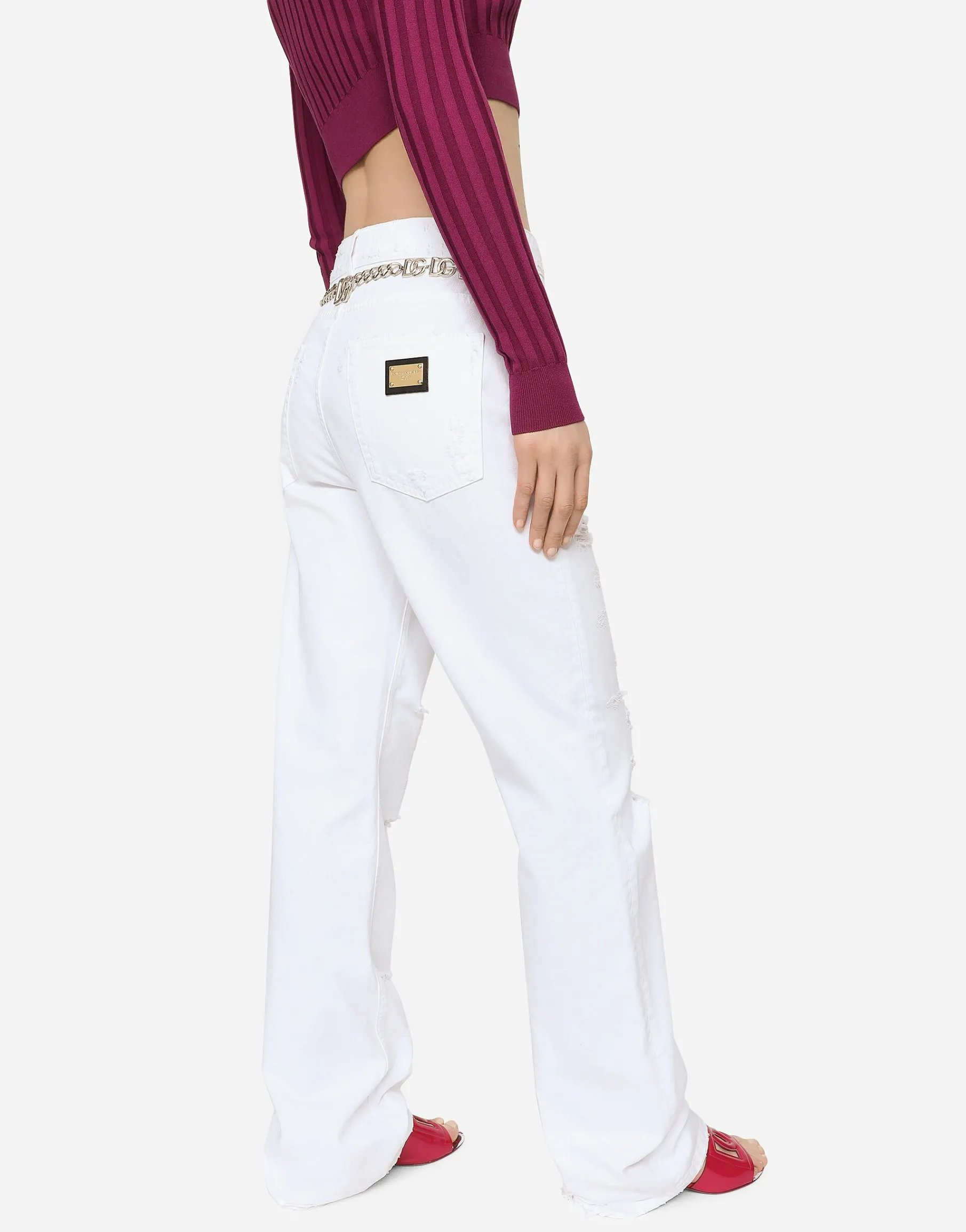 Boyfriend jeans with rips