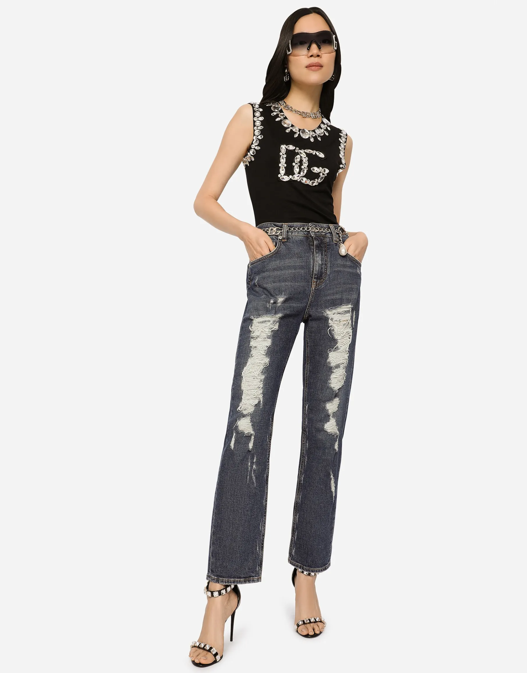 Boyfriend jeans with rips