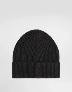 Cashmere and wool hat with branded tag
