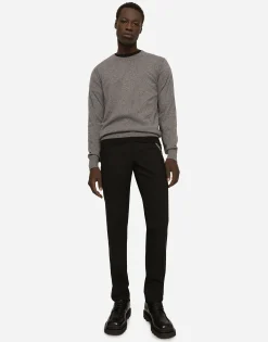 Cashmere round-neck sweater