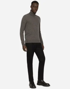 Cashmere turtle-neck sweater