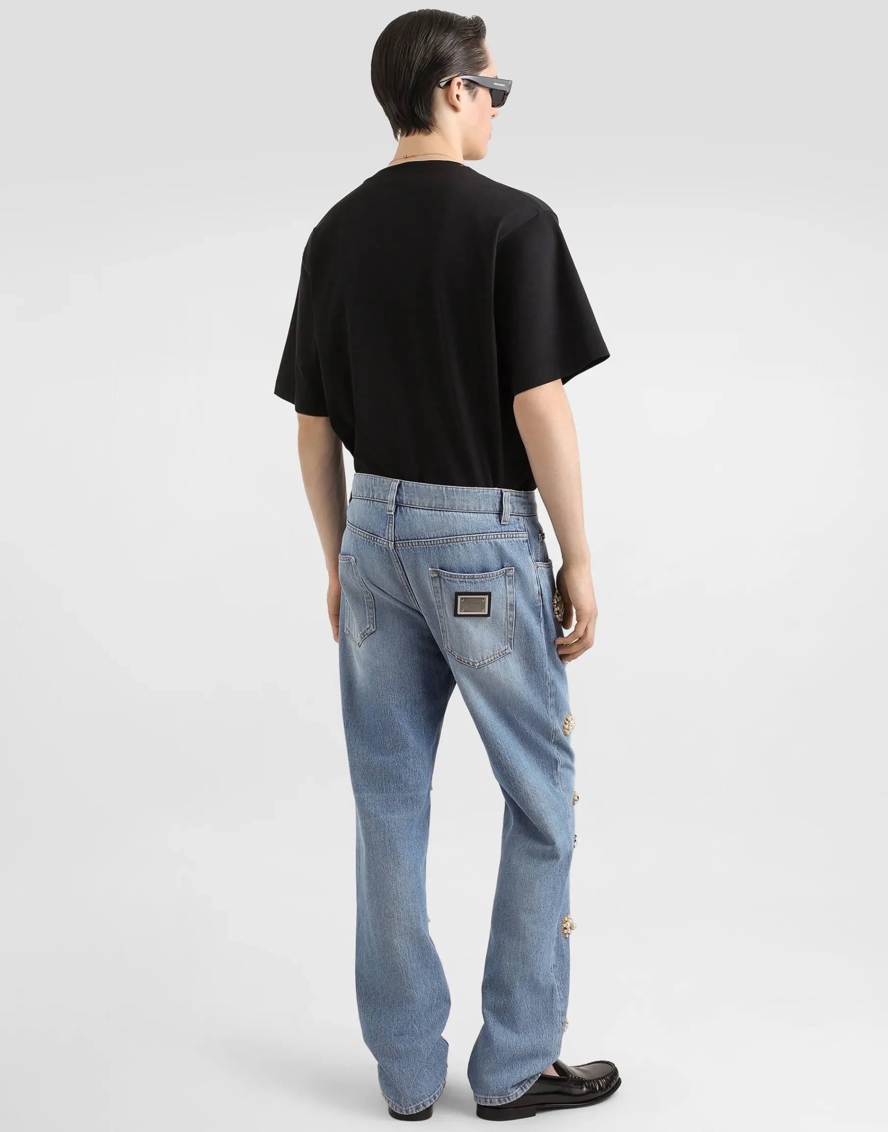 Classic cotton jeans with tag and bejeweled details