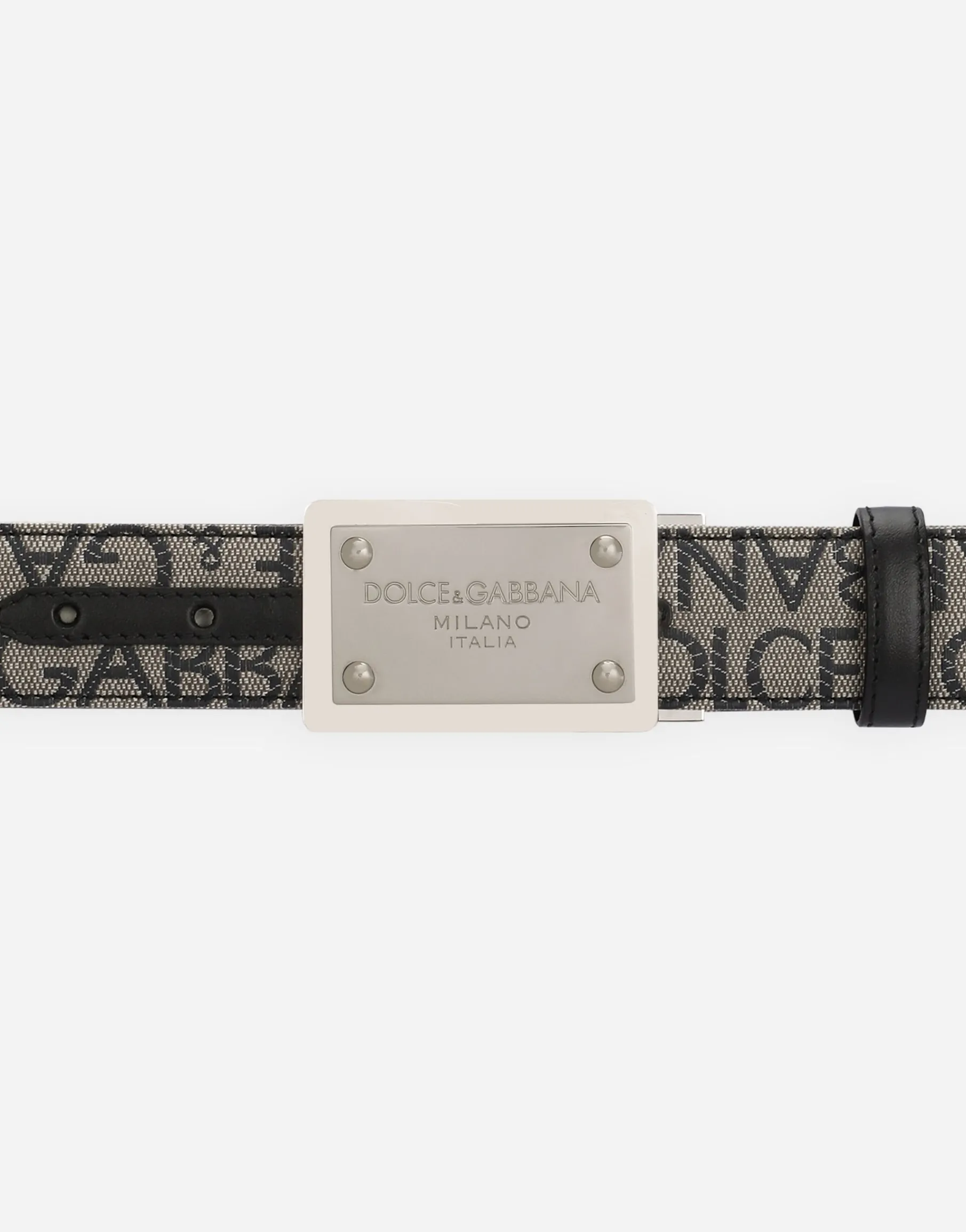 Coated jacquard belt with logo tag