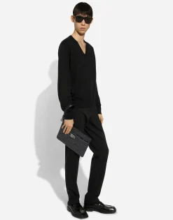 Coated jacquard clutch