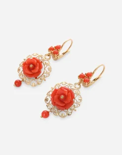 Coral leverback earrings in yellow 18kt gold with coral roses