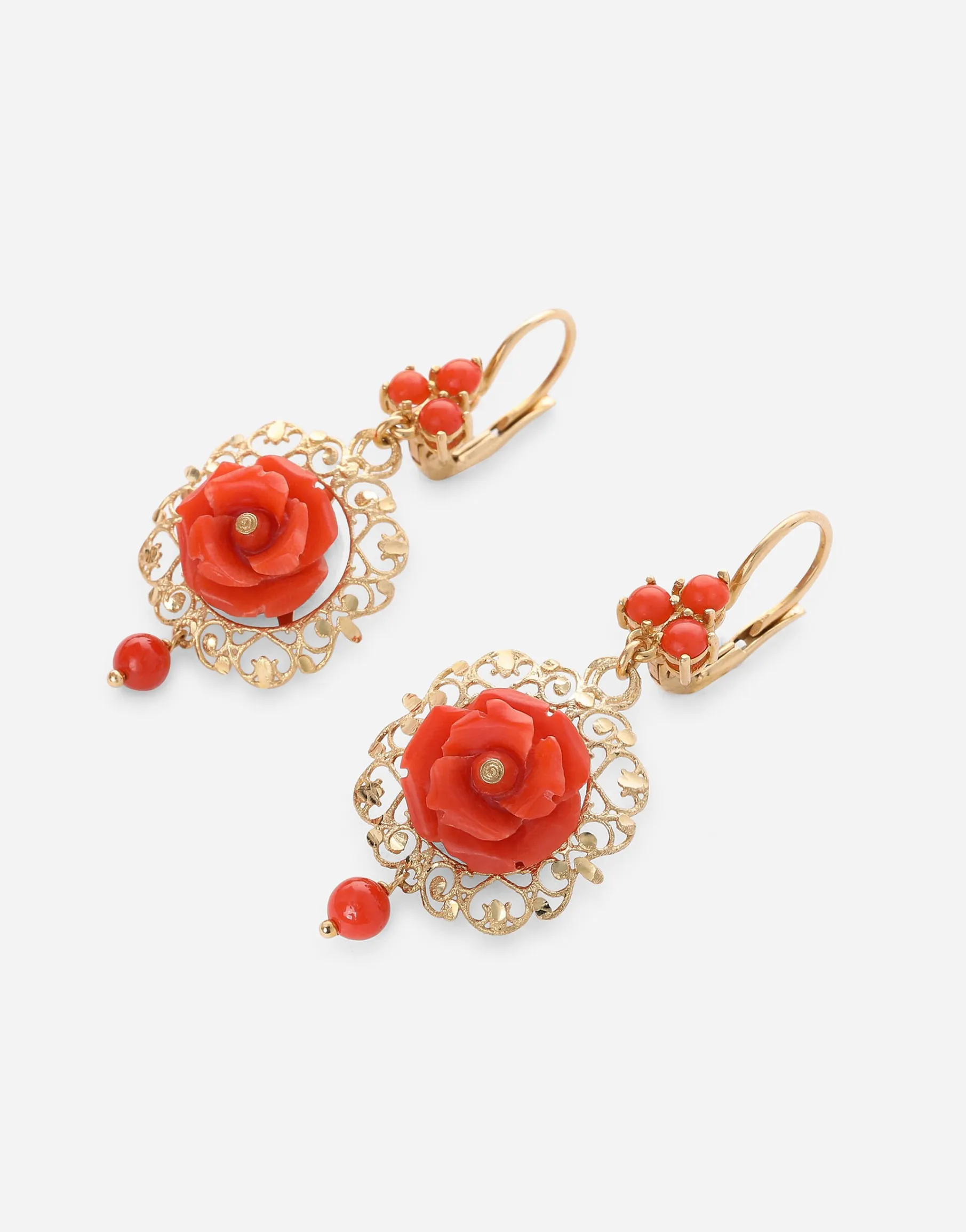 Coral leverback earrings in yellow 18kt gold with coral roses