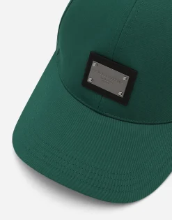 Cotton baseball cap with logo tag