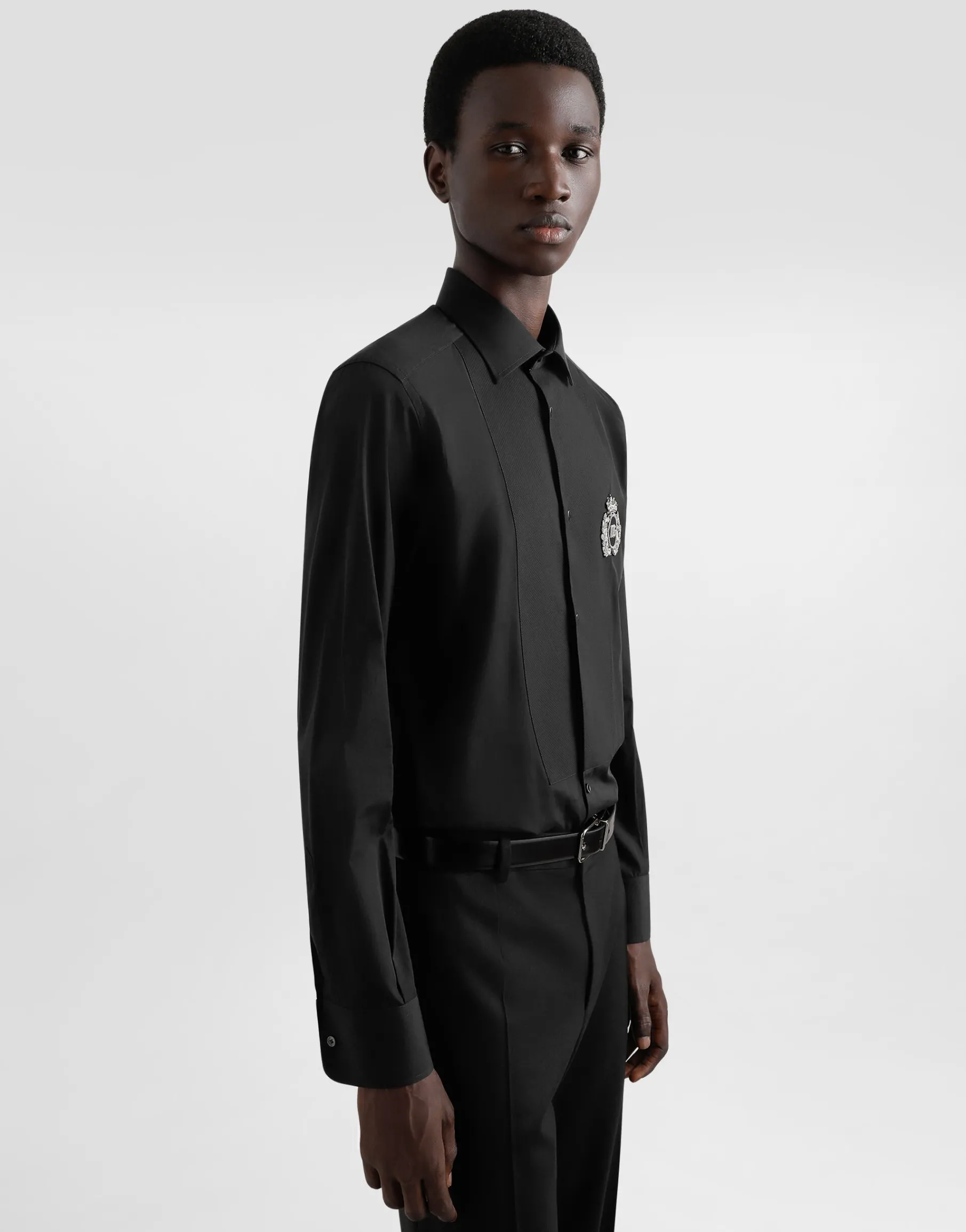 Cotton tuxedo shirt with heraldic patch