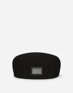 Cotton twill flat cap with logo tag