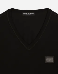 Cotton V-neck T-shirt with branded tag