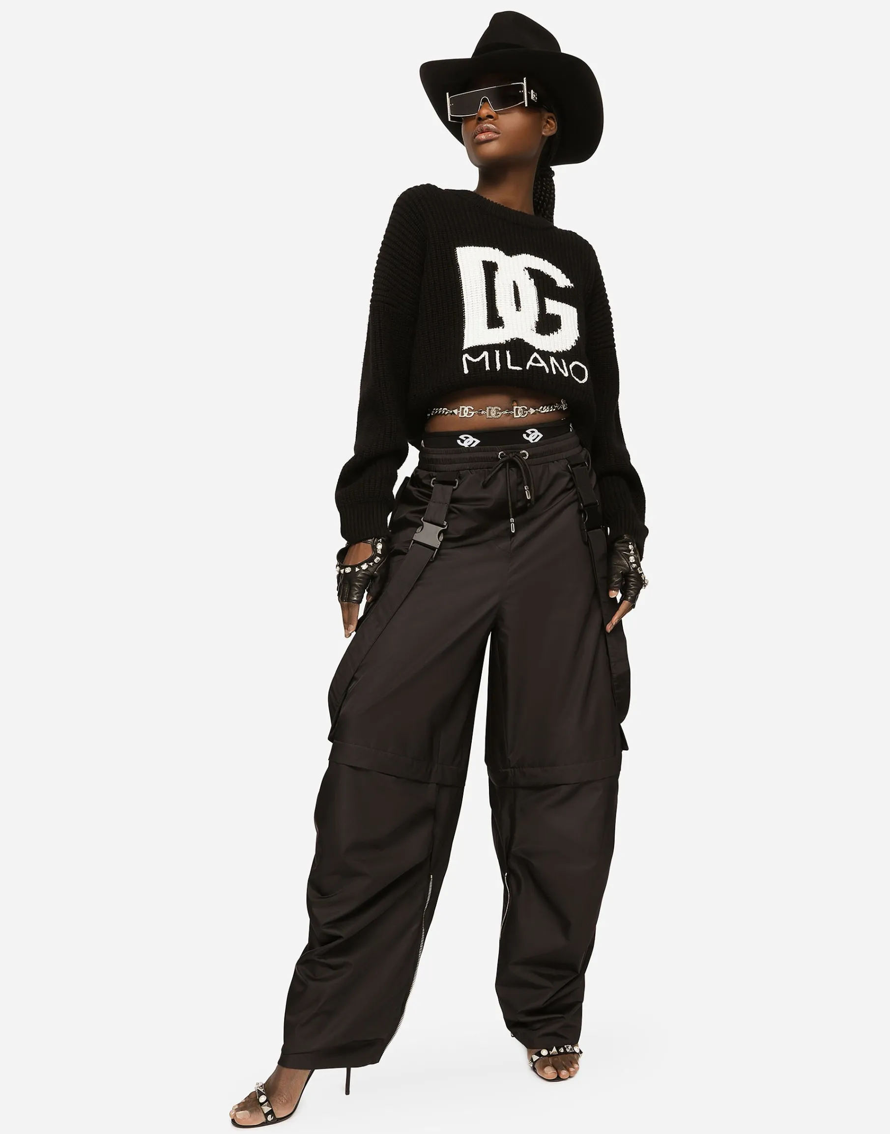 Cropped fisherman’s rib sweater with DG logo