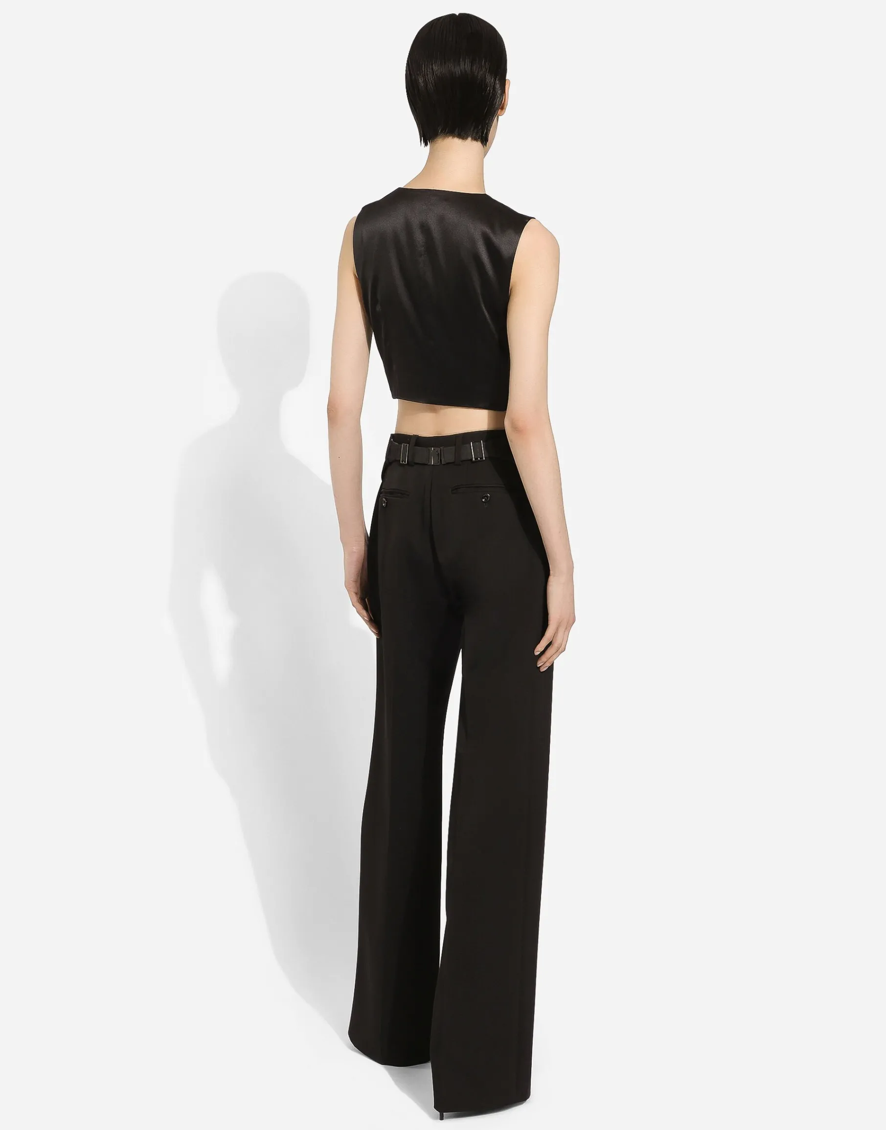 Cropped woolen gilet