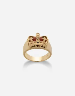 Crown yellow gold ring with red jasper on the inside