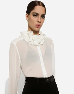 Georgette shirt with pleated cuffs and collar details