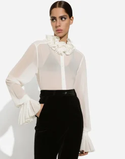 Georgette shirt with pleated cuffs and collar details