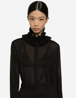 Georgette shirt with pleated cuffs and collar details