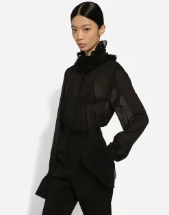 Georgette shirt with pleated cuffs and collar details