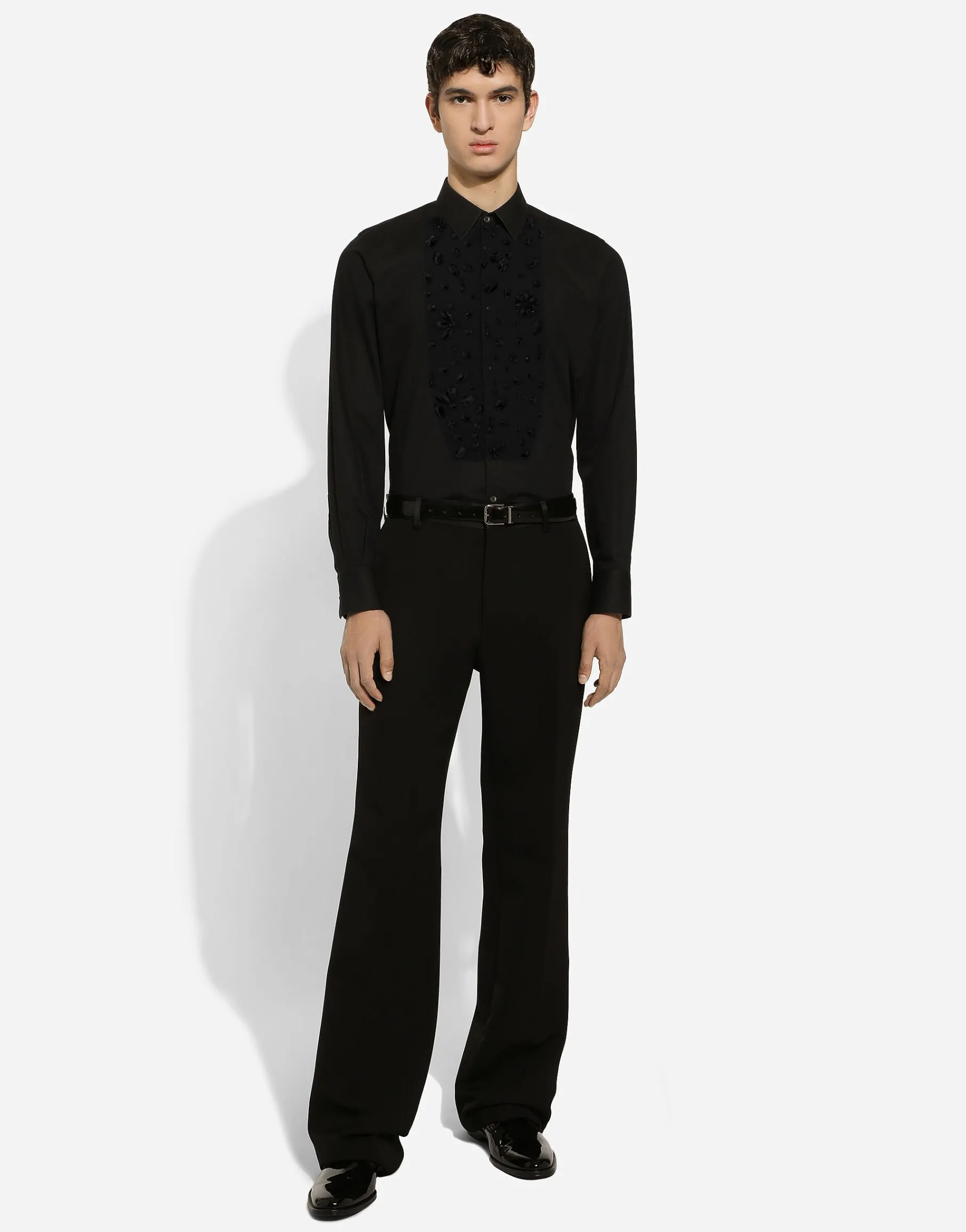 Gold-fit tuxedo shirt with rhinestone embroidery