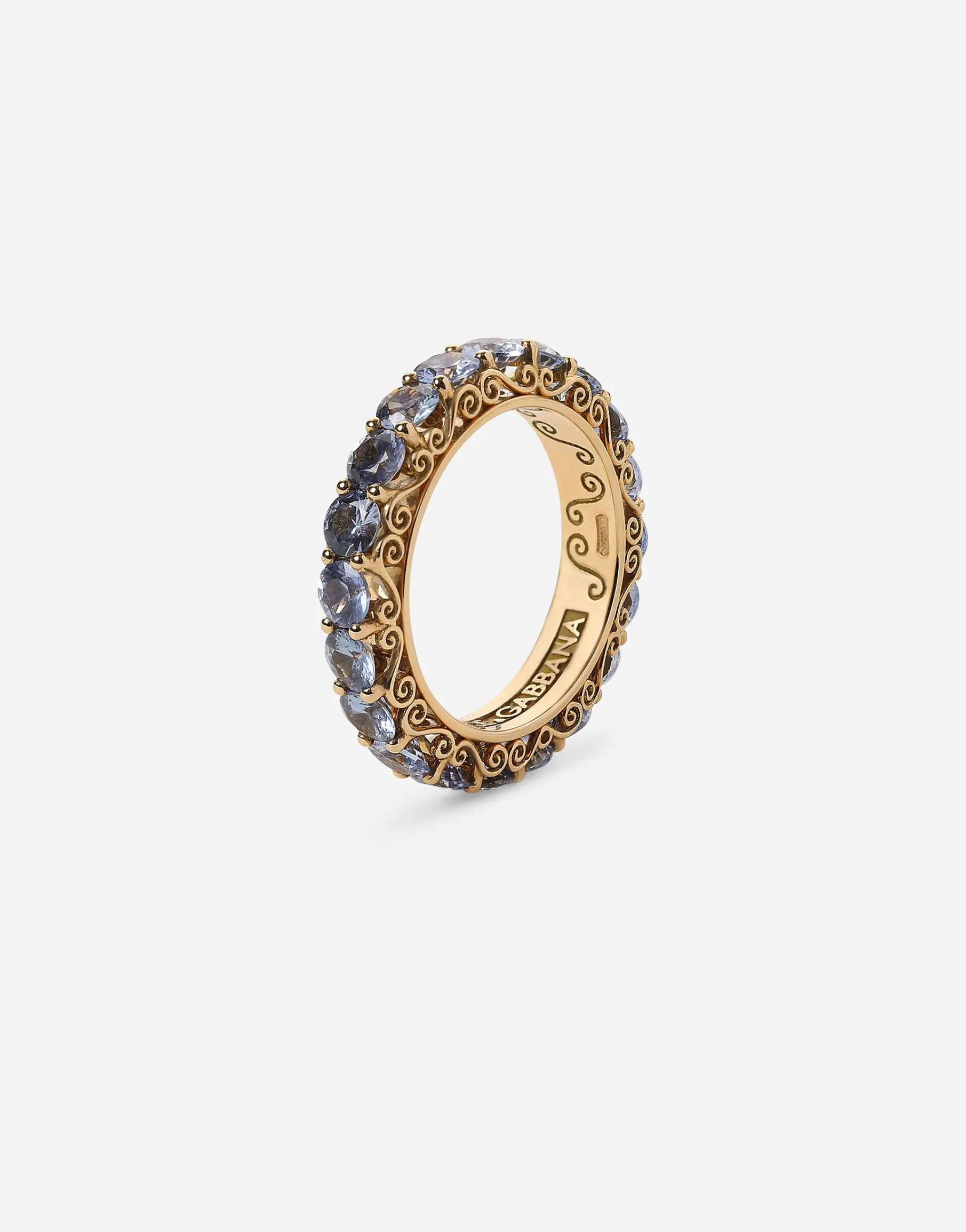 Heritage band ring in yellow 18kt gold with light blue sapphires