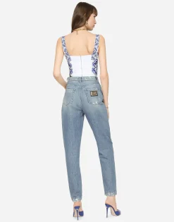 Jeans with mini-ripped details