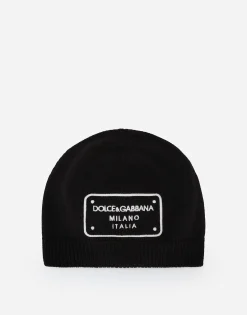 Knit hat with logo tag