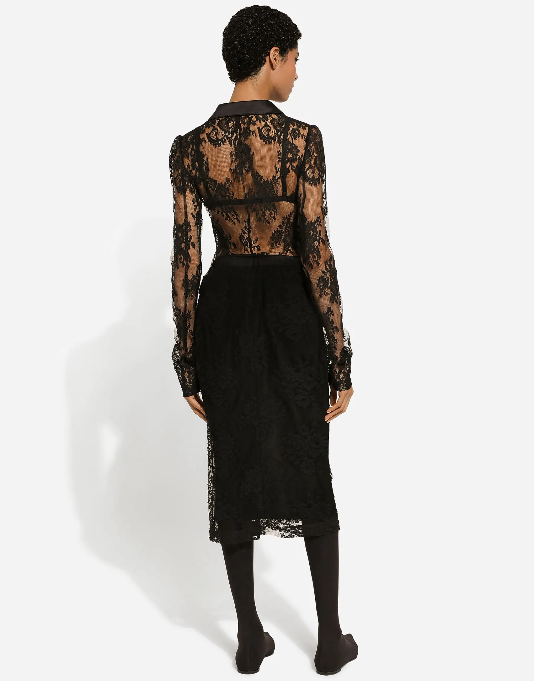 Lace pencil skirt with slit