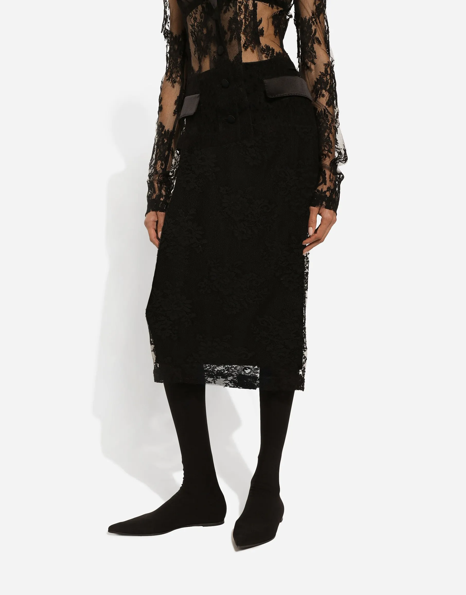 Lace pencil skirt with slit