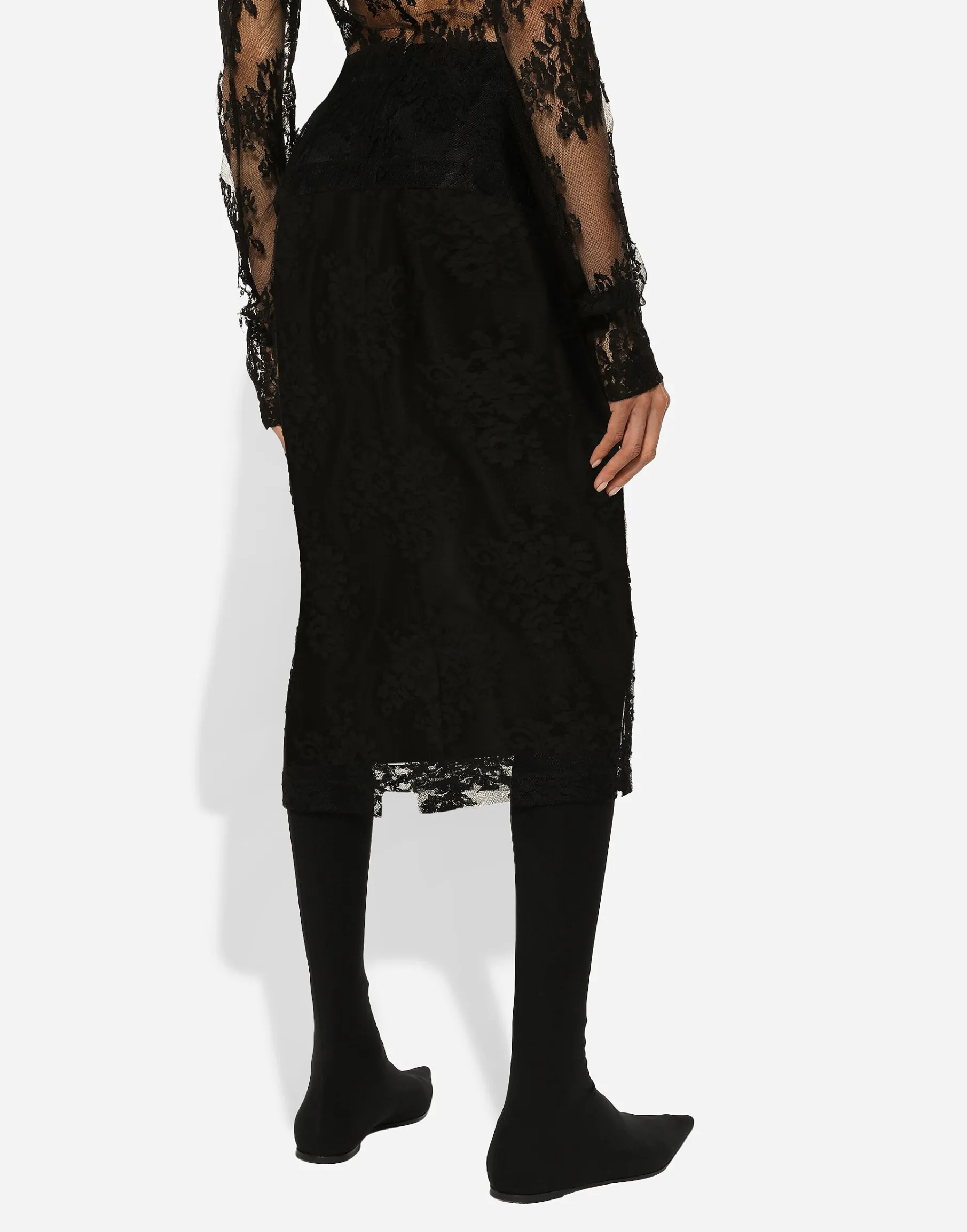 Lace pencil skirt with slit