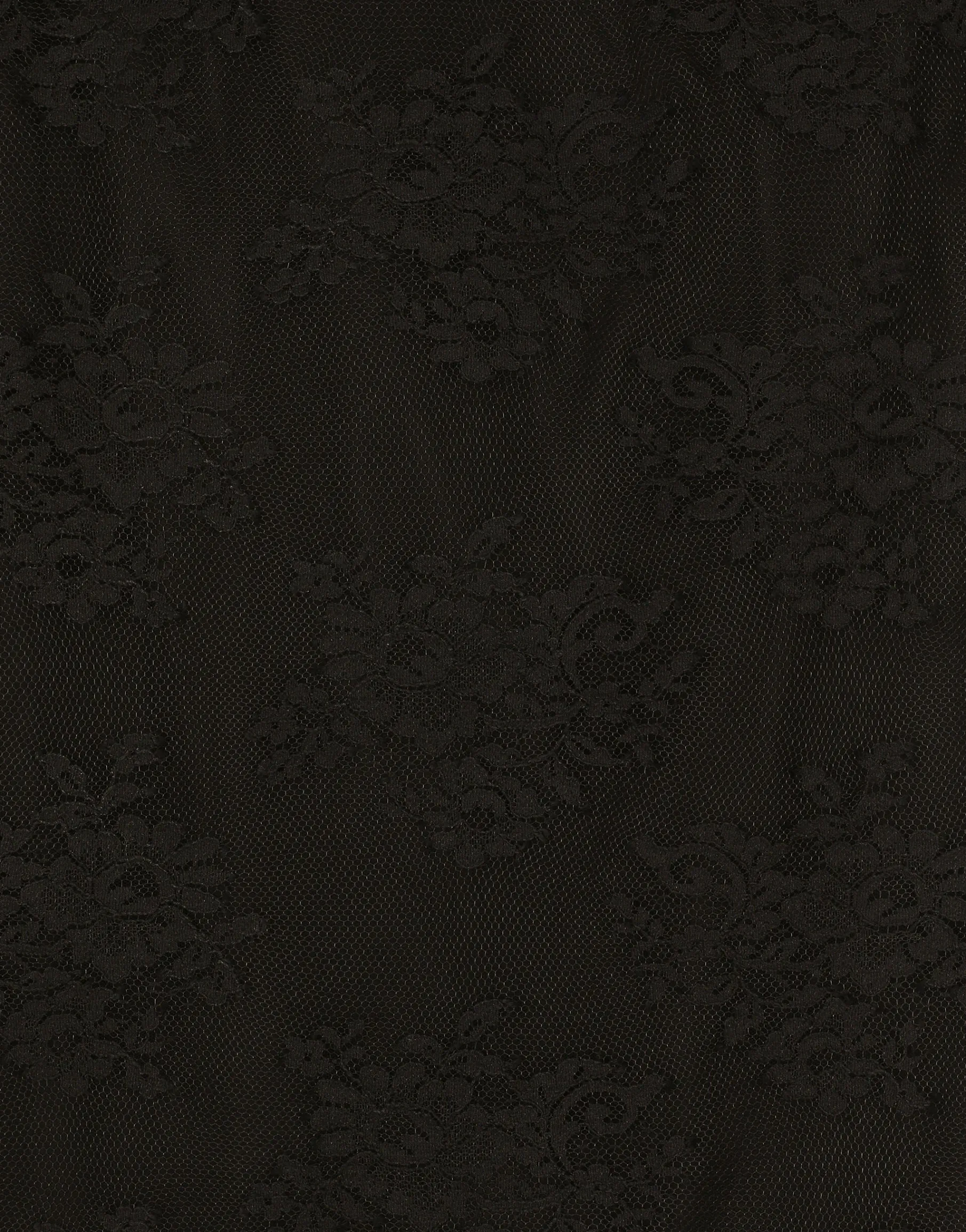 Lace pencil skirt with slit