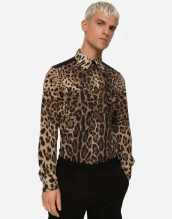 Leopard-print cotton shirt with multiple pockets