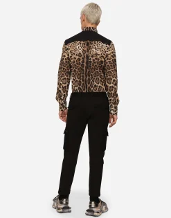 Leopard-print cotton shirt with multiple pockets