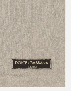 Linen shirt with branded tag