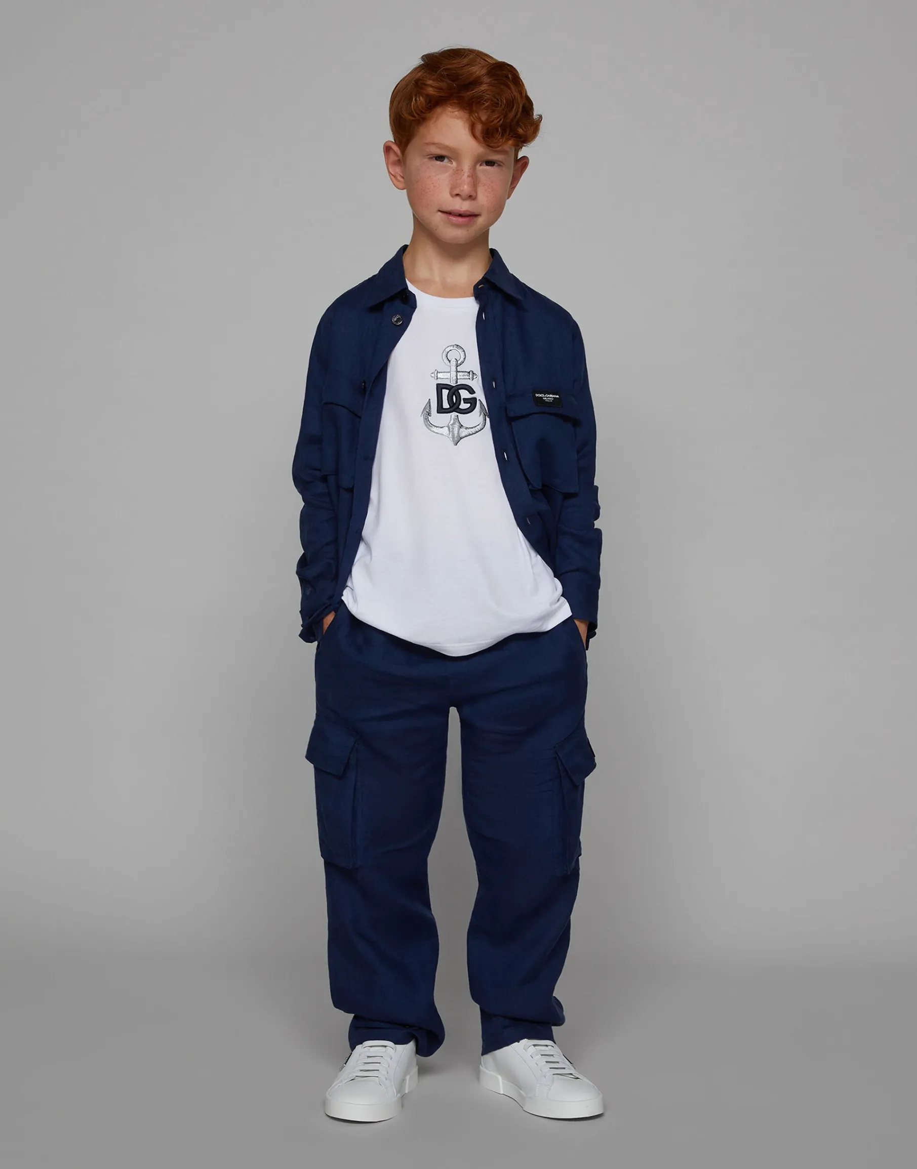 Linen shirt with logo tag