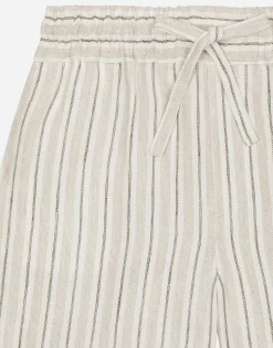 Linen shorts with branded label
