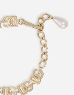 Link choker with DG logo