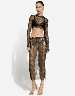 Long-sleeved Chantilly lace crop top