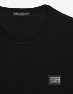 Long-sleeved T-shirt with logo tag