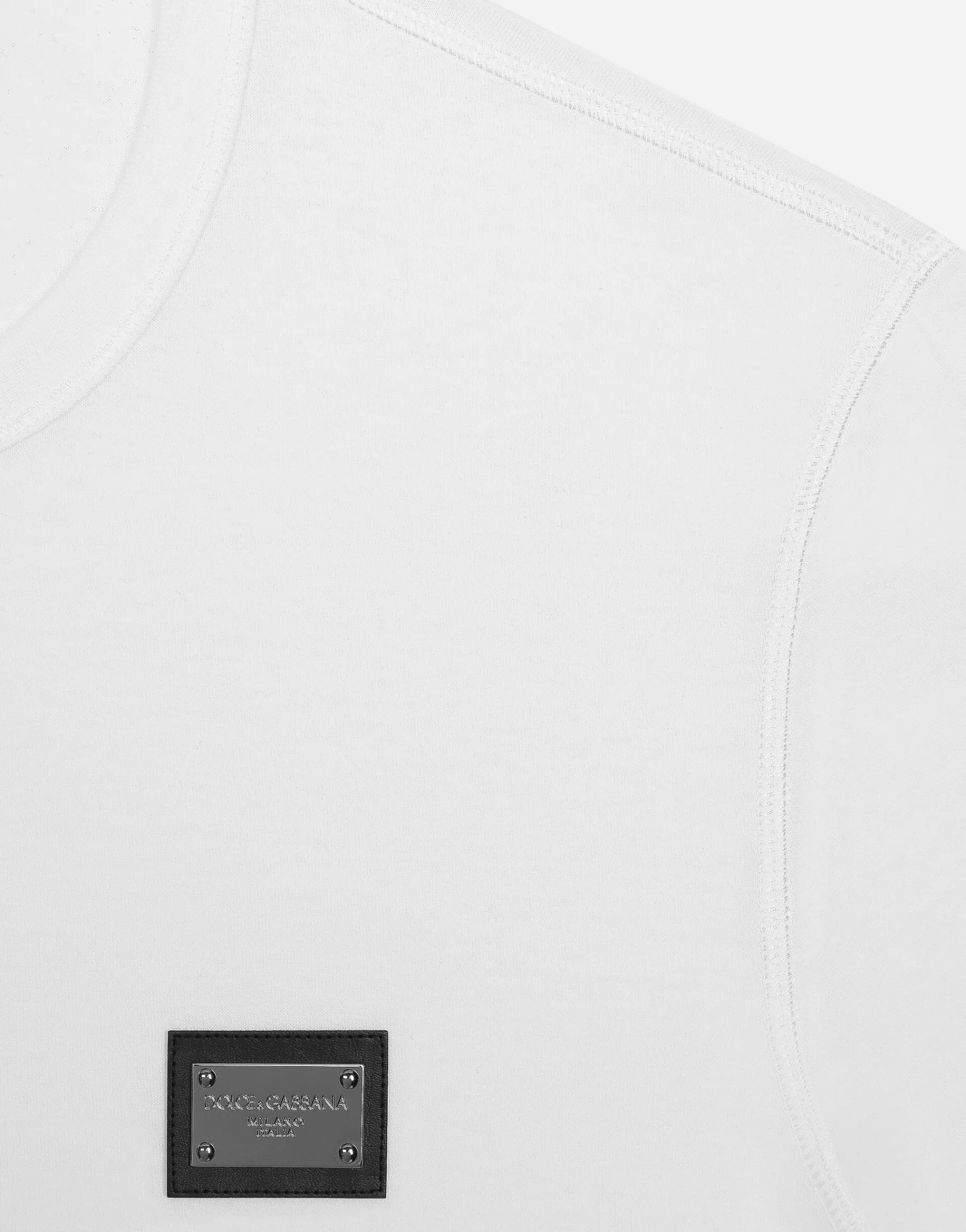 Long-sleeved T-shirt with logo tag