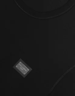 Long-sleeved T-shirt with logo tag