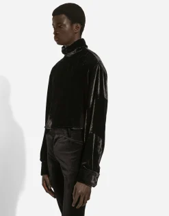 Loose velvet turtleneck with shirt cuffs