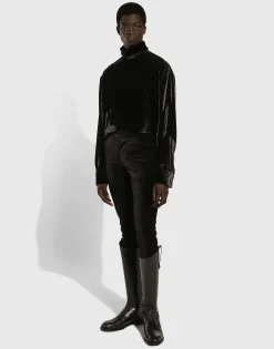 Loose velvet turtleneck with shirt cuffs