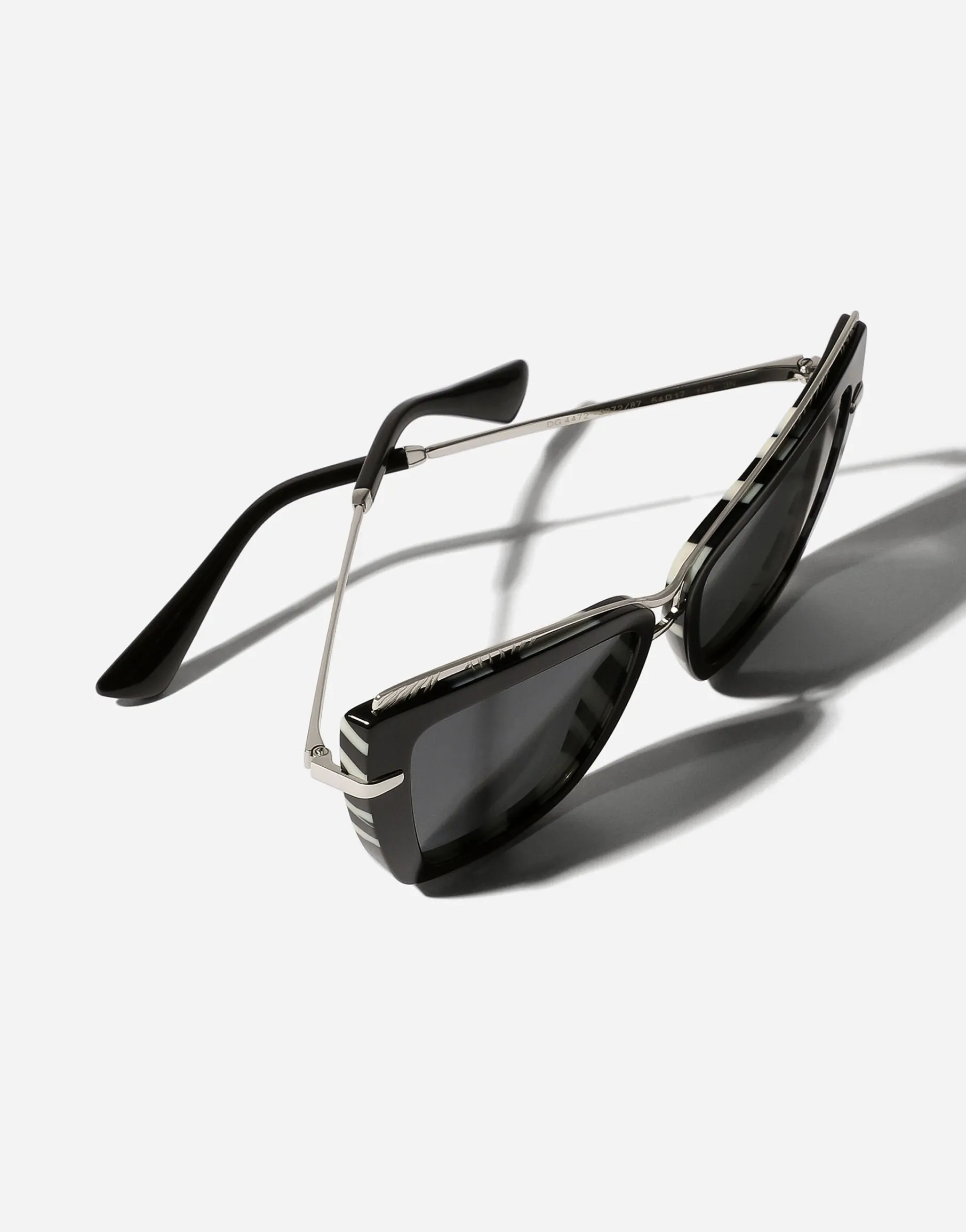 Metal print sunglasses