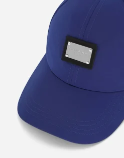 Nylon baseball cap with branded tag